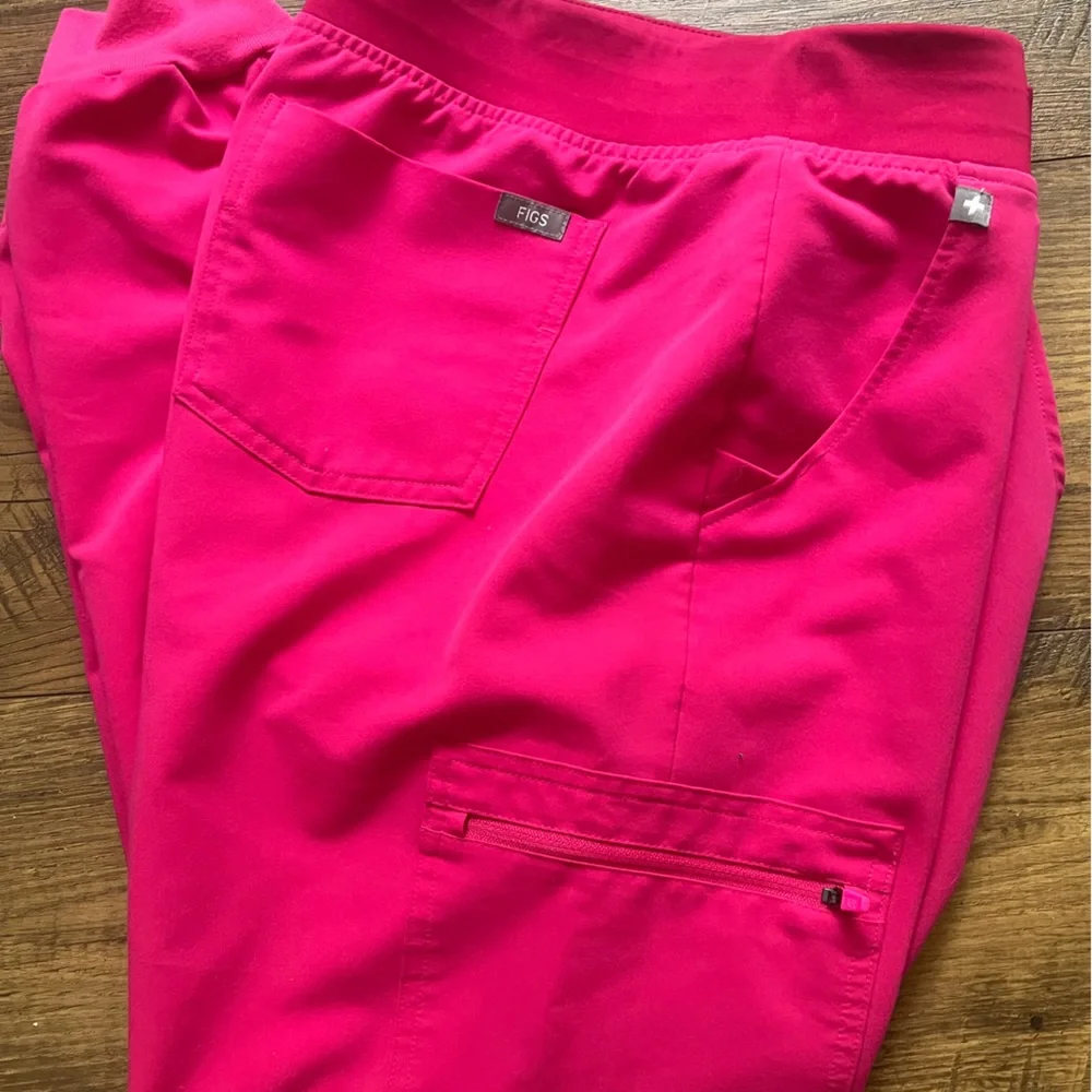 FIGS Scrub Set Top:Short Sleeve Size XL Pants:Elastic Waistband & Ankles Size L - Picture 13 of 15